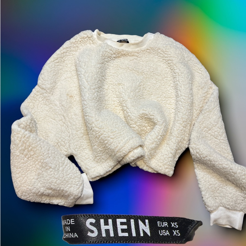✨Soft faux lamb crop sweater